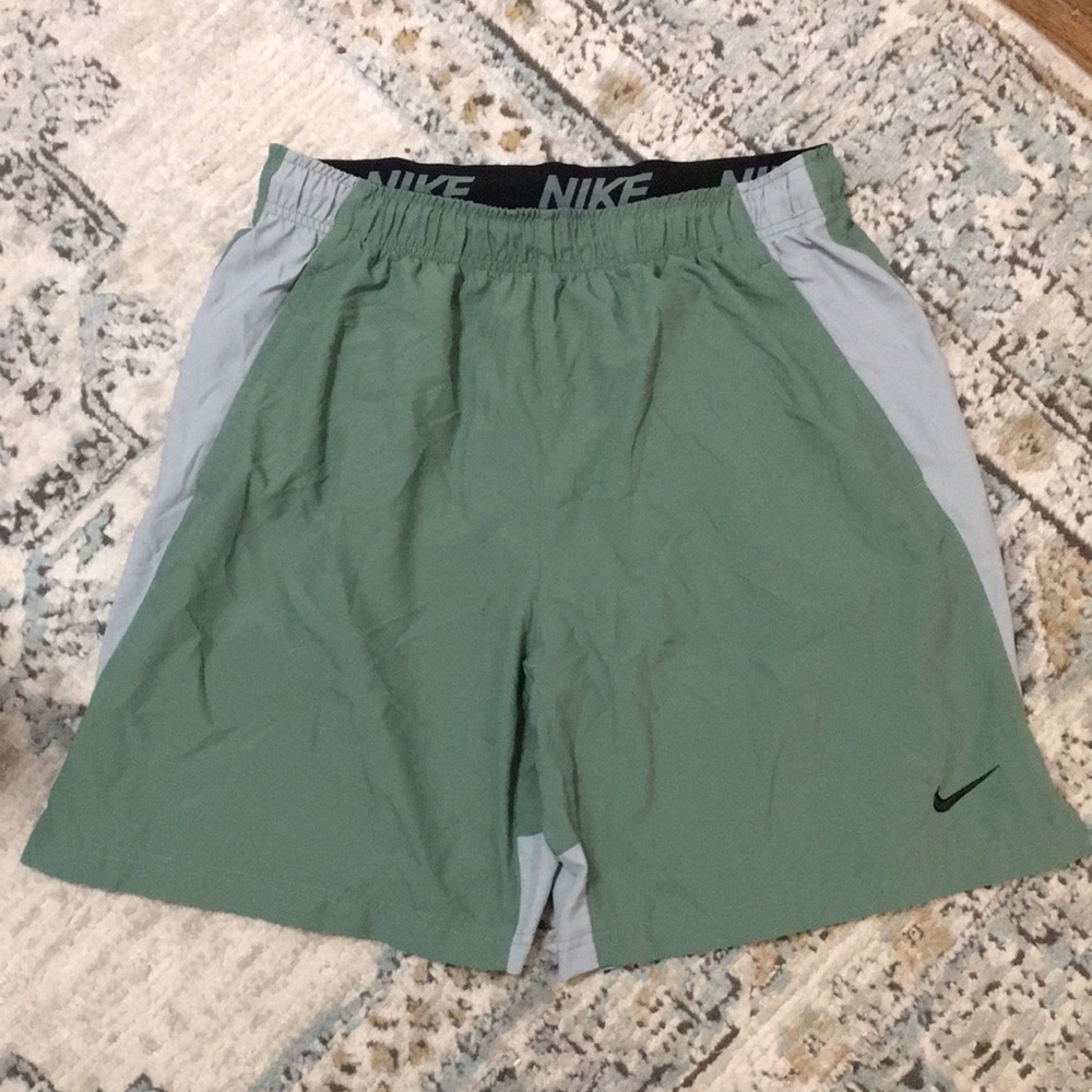 Nike Dri-Fit Elastic waist athletic shorts